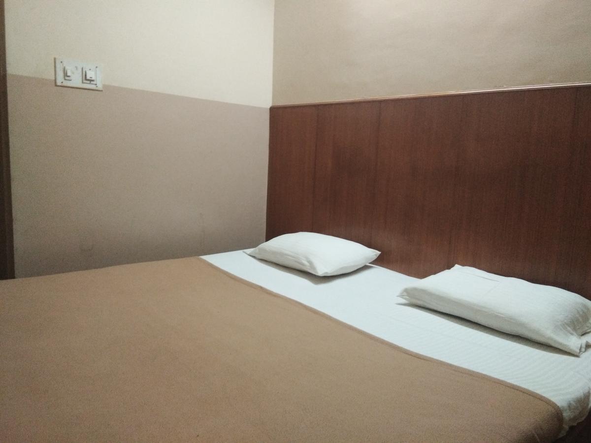 Veekay Tourist Home Bangalore Ngoại thất bức ảnh