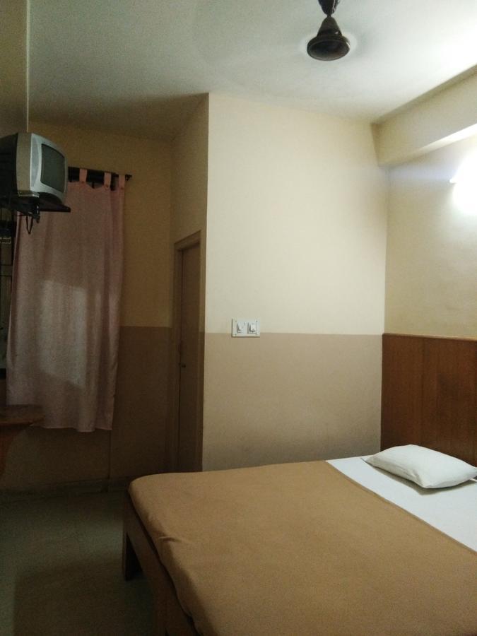 Veekay Tourist Home Bangalore Ngoại thất bức ảnh