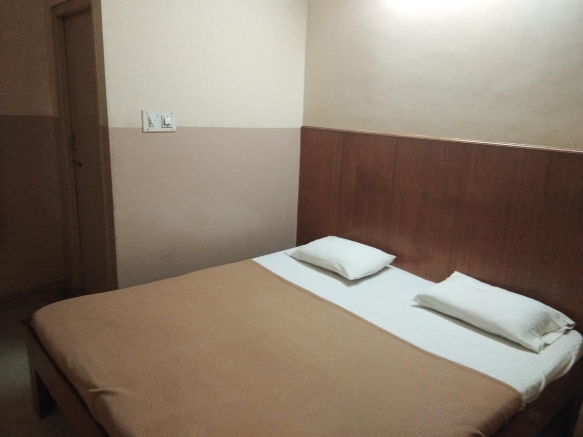 Veekay Tourist Home Bangalore Ngoại thất bức ảnh